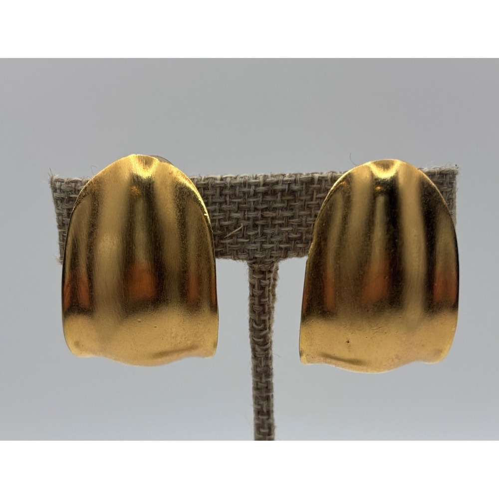 Vintage‎ Anne Klein AK Mod Clip-on Earrings Gold Tone Large Matte Finish 1.5 in